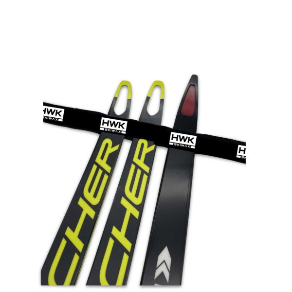 Skiholder for veggmontering